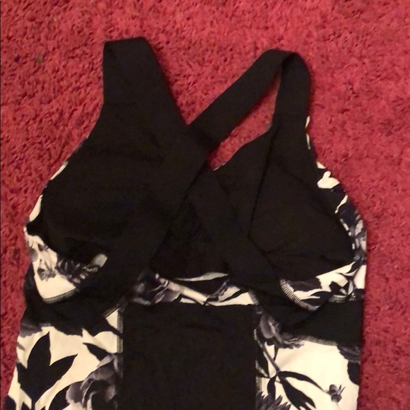 lululemon tank top - Picture 4 of 4